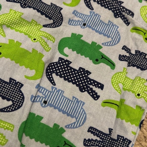 Matching pants set with alligators/crocodiles - Picture 3 of 4